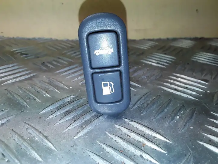Kia Sorento (2002 - 2006) 623W02150 Включатель открытия топливного бака — фото 1
