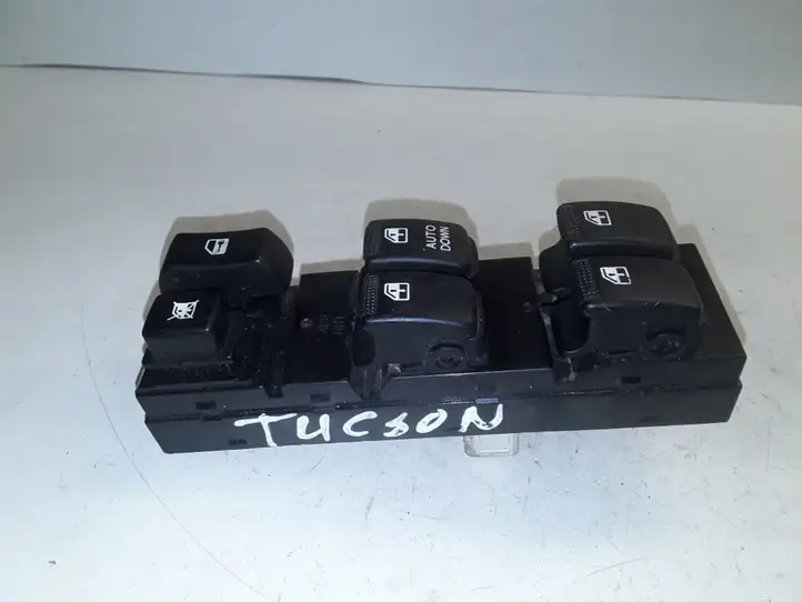 Hyundai Tucson JM (2004 - 2009) Блок кнопок стеклоподъемников — фото 1