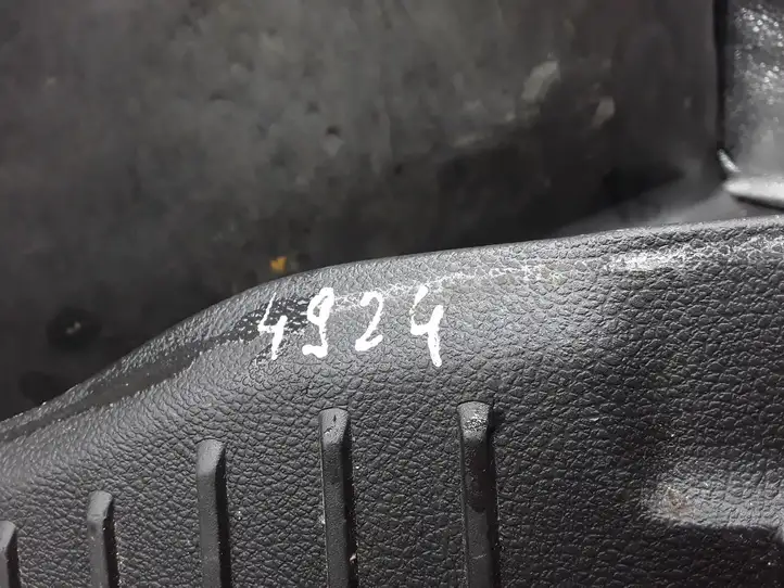 Ford Focus (2015 - 2019) BM51N40352A Отделка порога багажника — фото 4