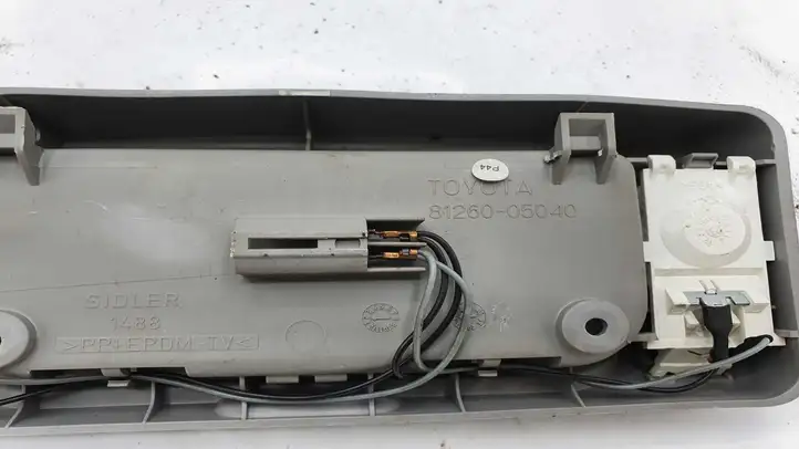 Toyota Avensis T220 (2000 - 2003) 8126005040 Передняя подсветка — фото 3