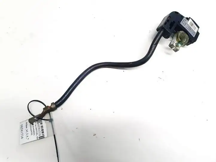 BMW X6 E71 (2008 - 2014) 6112916435701 Плюсовой провод аккумулятора — фото 2