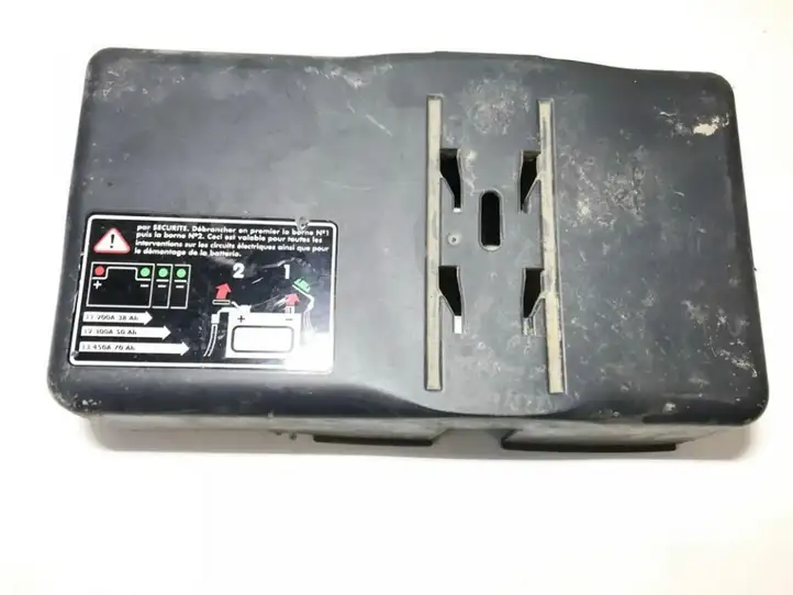 Citroen Xsara Picasso (1999 - 2012) 9636499077 Крышка ящика аккумулятора — фото 1