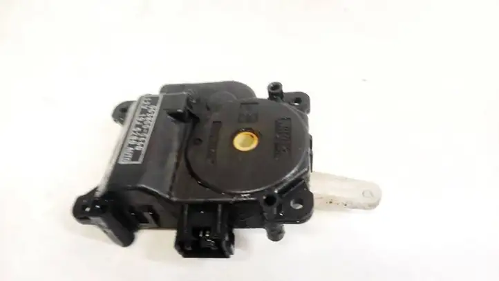 Toyota Land Cruiser (J120) (2002 - 2009) 0638000660 Двигатель задвижки потока воздуха — фото 2