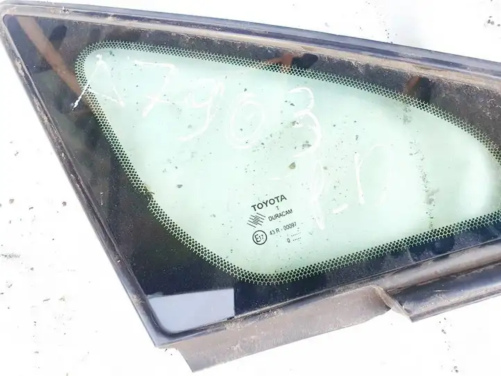 Toyota Verso (2009 - 2012) Треугольное стекло кузова — фото 2