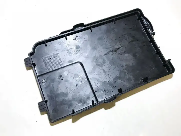 Audi A3/S3 8P (2003 - 2005) 1k0915443 Крышка ящика аккумулятора — фото 2