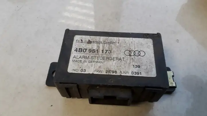 Audi A4 S4 B5 8D (1999 - 2001) 4B0951173 Блок управления сигнализацией — фото 1