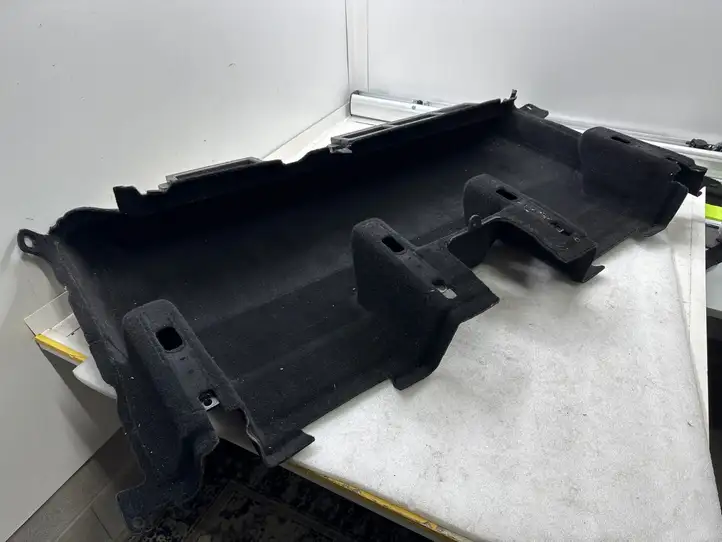 Tesla Model Y (2019 - 2024) 149299455D Коврик для второго ряда — фото 1