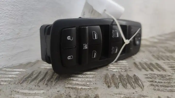 Jeep Grand Cherokee (2010 - 2021) 10140077 Блок кнопок стеклоподъемников — фото 3
