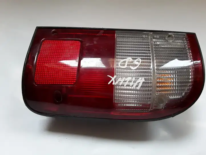 Toyota Hilux (AN10, AN20, AN30) (2004 - 2008) KOITO3572 Задний фонарь в кузове — фото 1
