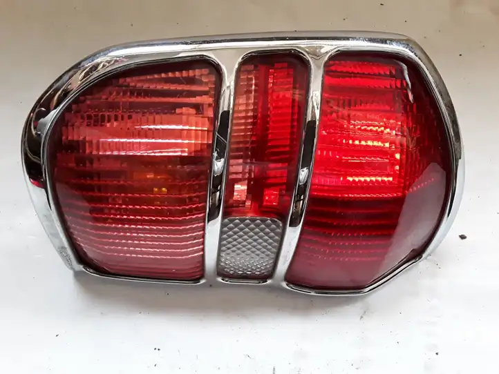 Toyota RAV 4 (XA20) (2000 - 2005) TYP134537 Задний фонарь в кузове — фото 3