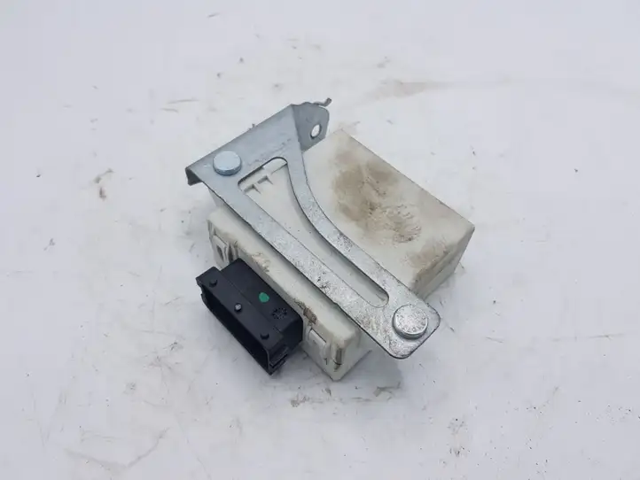 Toyota Corolla Verso E121 (2004 - 2007) 859400F010A Реле стеклоочистителей — фото 2