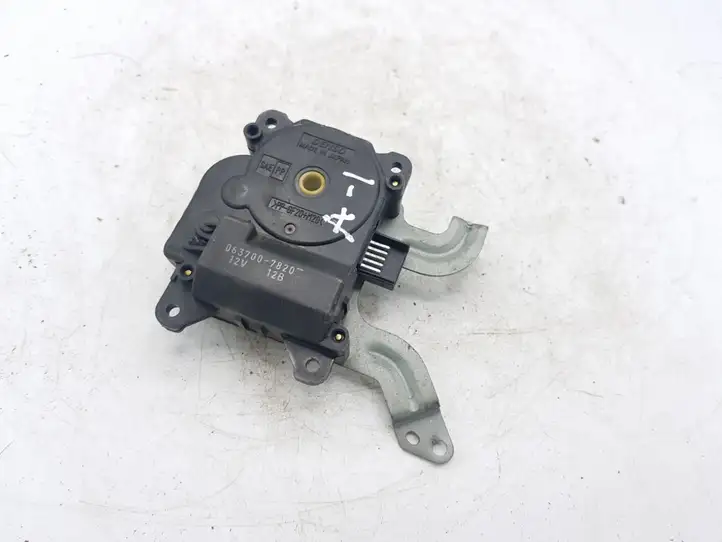Toyota Avensis T250 (2003 - 2006) 637007820 Двигатель задвижки потока воздуха — фото 1