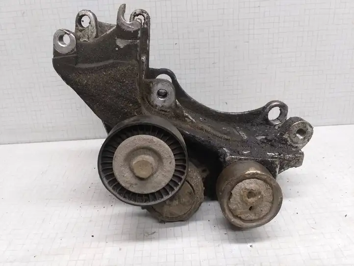 Peugeot 307 CC (2001 - 2005) 9643834980 Кронштейн двигателя — фото 3