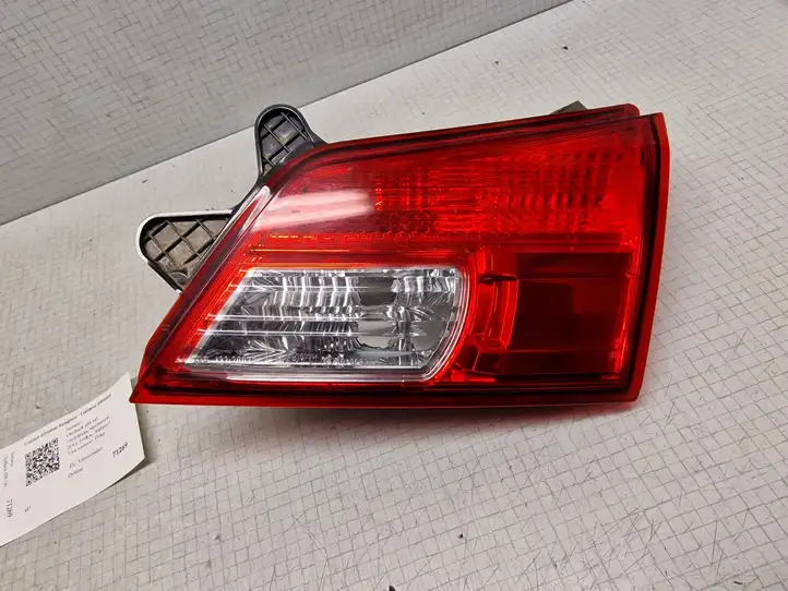 Subaru Outback (2009 - 2014) 13220072 Задний фонарь в крышке багажника — фото 2