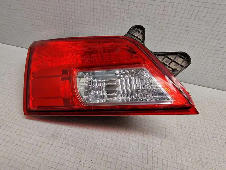 Subaru Outback (2009 - 2014) 13220072 Задний фонарь в крышке багажника — фото 3