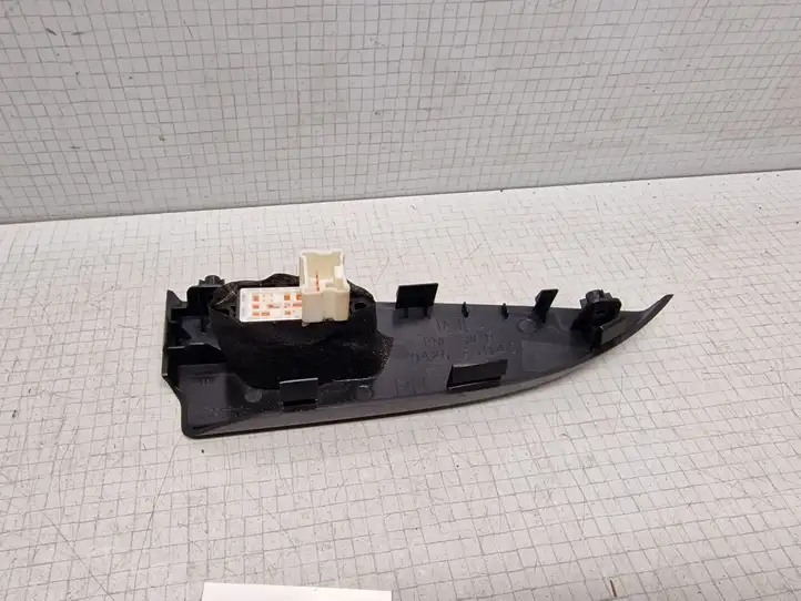 Subaru Outback (2009 - 2014) 94263AJ040 Кнопка стеклоподъемников — фото 2