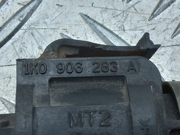 Audi A4 S4 B7 8E 8H (2004 - 2009) 1K0906283A Соленоид турбины — фото 3