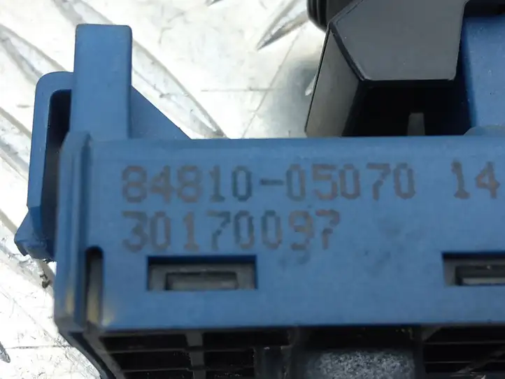 Toyota Avensis T270 (2009 - 2012) 8481005070 Блок кнопок стеклоподъемников — фото 3