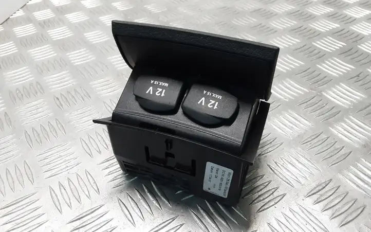 Mercedes-Benz S W221 (2005 - 2013) A2218200009 Розетка 12V (задняя) — фото 5