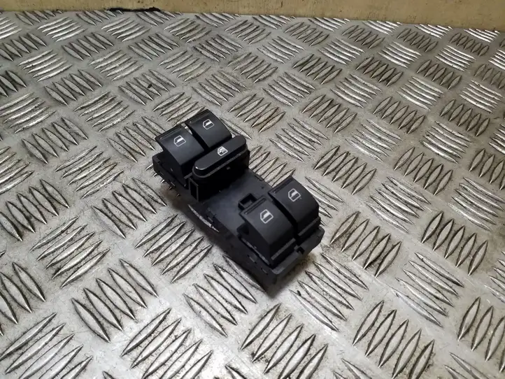 Volkswagen Golf Plus (2008 - 2014) 1K4959857B Блок кнопок стеклоподъемников — фото 1