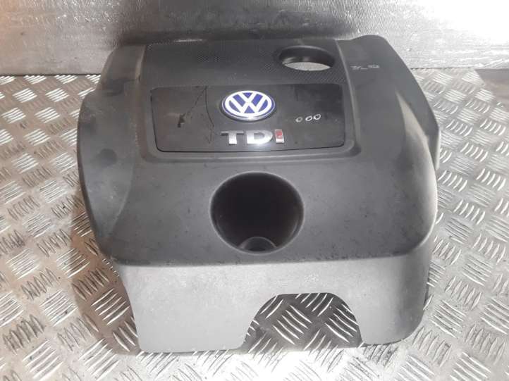 038103925 Volkswagen Golf IV Variklio dangtis (apdaila)