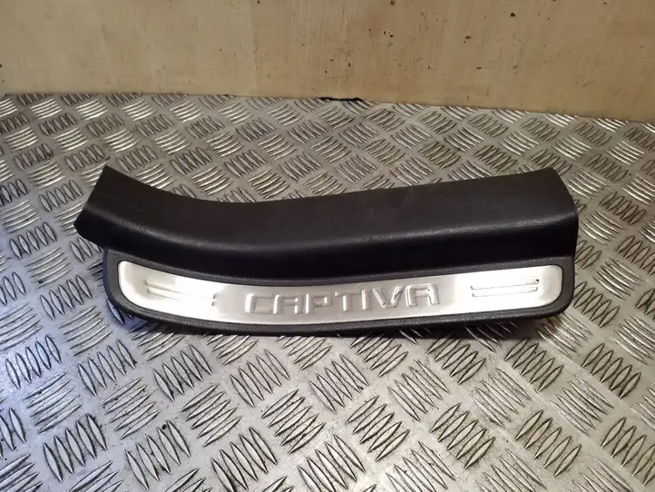 Chevrolet Captiva (2011 - 2013) 96630474 Внутренняя отделка заднего порога — фото 1