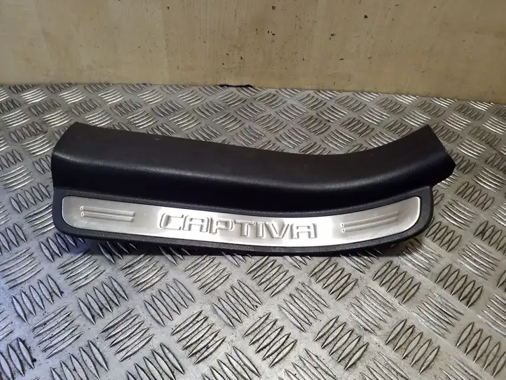 Chevrolet Captiva (2011 - 2013) 96630473 Внутренняя отделка заднего порога — фото 1