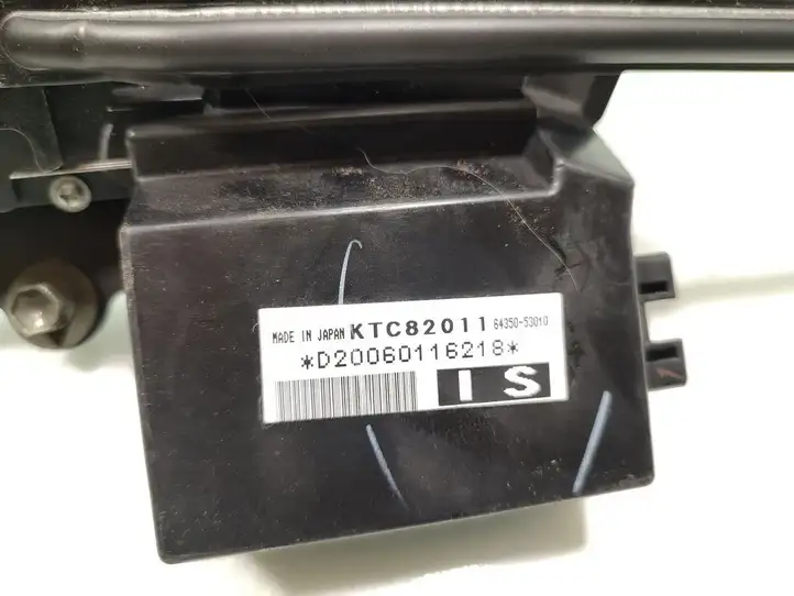 Lexus IS 220D-250-350 (2005 - 2010) 64350-53010 Солнцезащитная шторка задней двери — фото 6