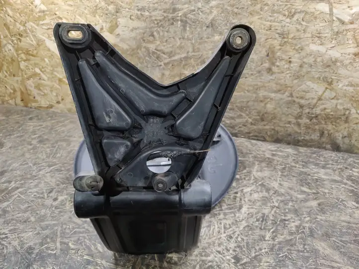 Jeep Cherokee (2007 - 2013) 5HF06TRMA Кронштейн запасного колеса — фото 2