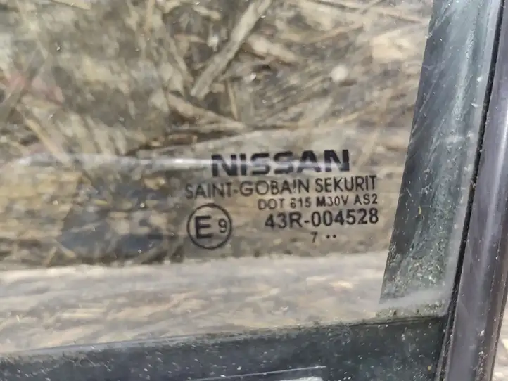 Nissan Tiida C11 (2004 - 2011) 82273EL00A Форточка двери — фото 3