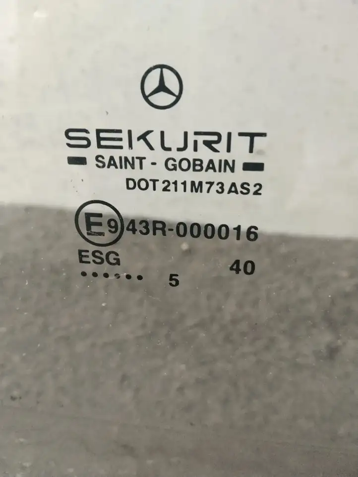 Mercedes-Benz Vito Viano W639 (2003 - 2010) Стекло передней двери — фото 3