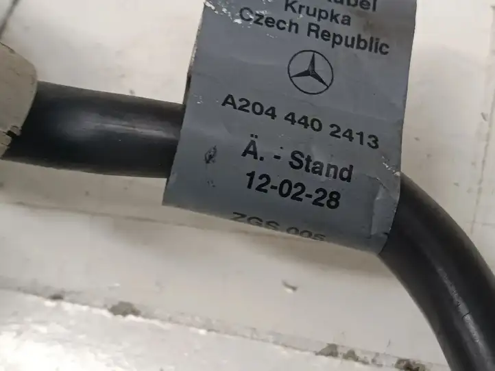 Mercedes-Benz C W204 (2007 - 2014) A2044402413 Плюсовой провод аккумулятора — фото 3