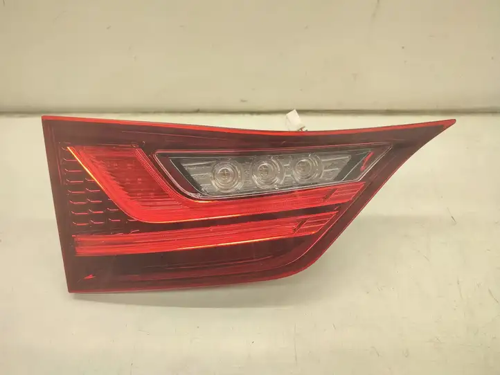 Lexus GS 250 300 350 300h 450h (2015 - 2020) Задний фонарь в крышке багажника — фото 1