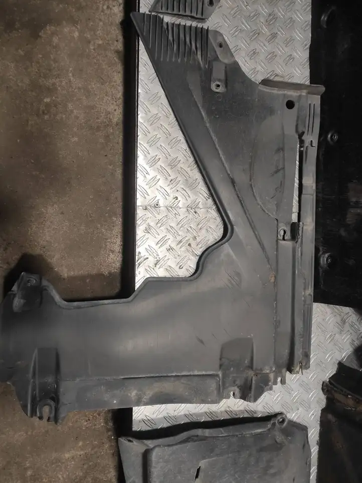 Audi A4 S4 B9 (2015 - 2019) 8W0863822A Защита днища — фото 5