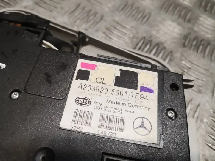 Mercedes-Benz C W203 (2000 - 2007) 2038205501 Передняя подсветка — фото 4