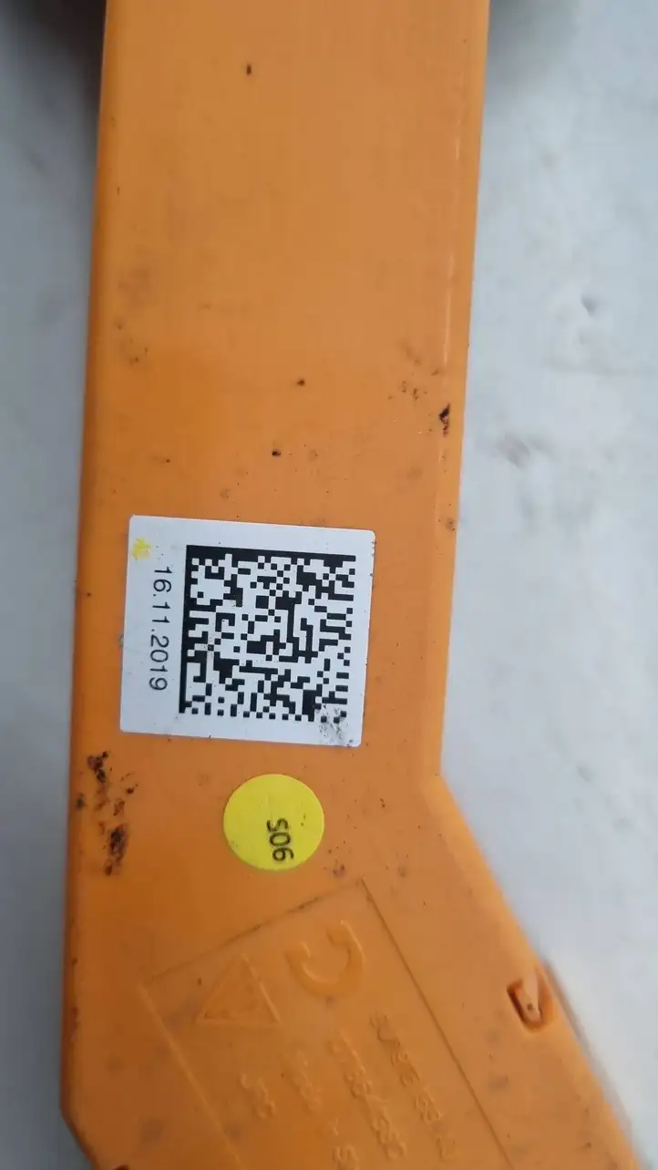 Porsche Taycan 9J1 (2019 - ) 9J1915153AJ Трубки охлаждения батареи гибридного / электромобиля — фото 2