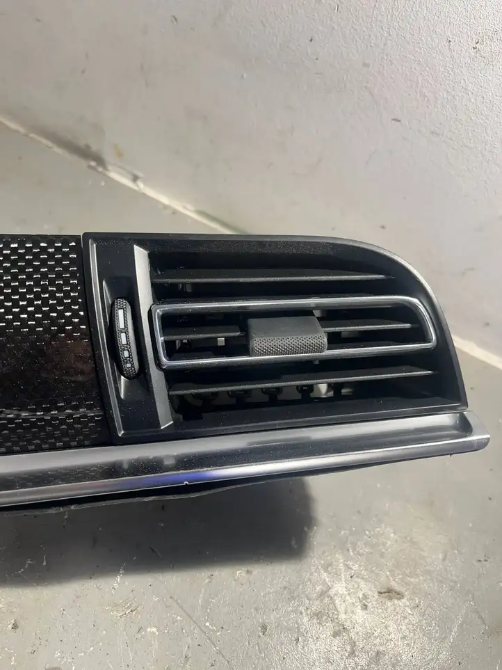 Porsche Macan (95B) (2019 - ) 95B819701J Боковой воздушный дефлектор — фото 3