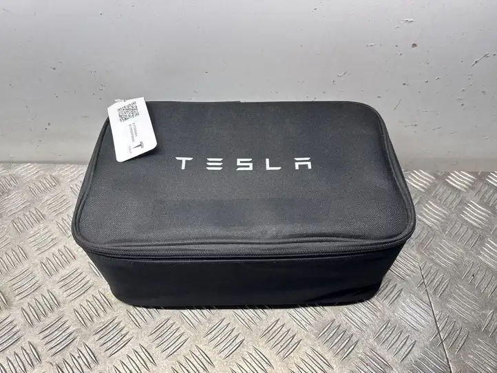 Tesla Model Y (2019 - 2024) 153635600A Съемный буксировочный крюк — фото 4