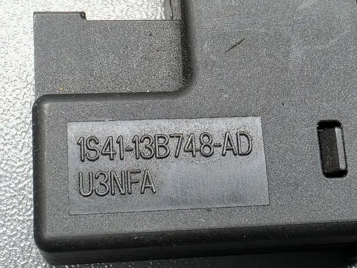 Ford Fiesta (2017 - ) U3NFA Лампа подсветки бардачка — фото 6