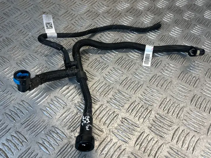 BMW 2 G42 (2021 - ) 85875460 Шланг обратки топлива — фото 2