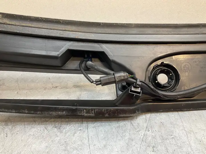 BMW 3 E92 E93 (2005 - 2014) 7161033 Жабо стеклоочистителей — фото 4