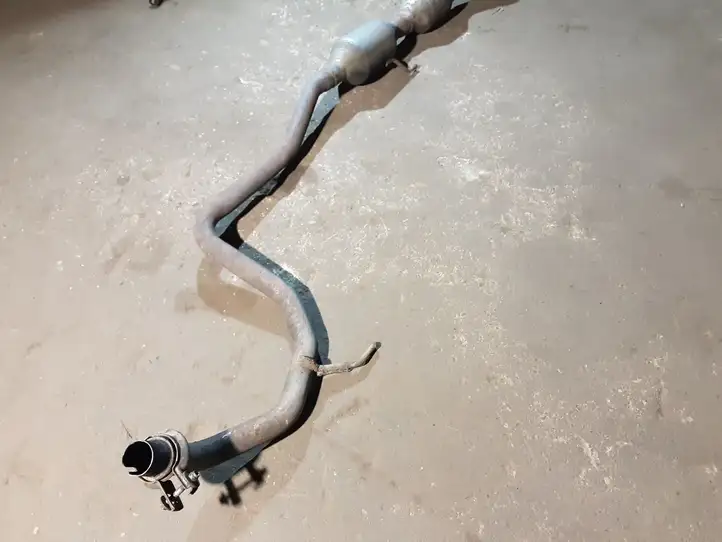 Toyota Yaris (2005 - 2009) 30N03 Средняя часть глушителя — фото 4