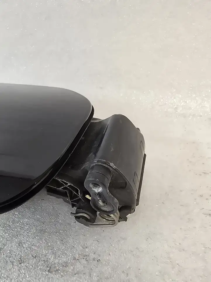 Volvo XC60 (2017 - ) 32227608 Крышка зарядного разъема — фото 2