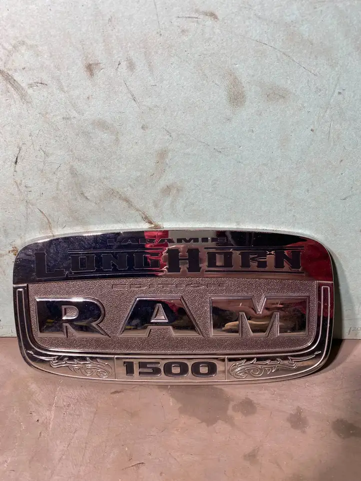 Dodge Ram (2008 - ) 68086888AA Эмблема модели на переднюю дверь — фото 1