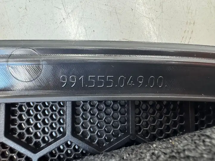 Porsche 911 991 (2011 - 2019) 99155504900 Накладка динамика задней двери — фото 4