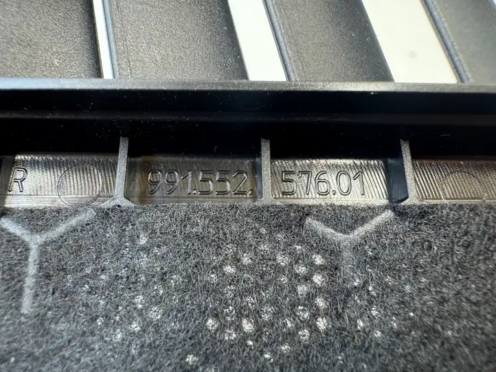 Porsche 911 991 (2011 - 2019) 99155257601 Накладка бокового динамика — фото 3