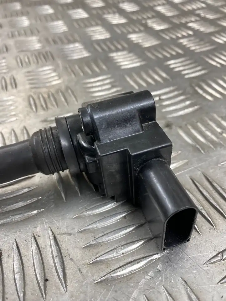 Audi A6 C7 (2014 - 2018) 079905110F Свечи зажигания — фото 2