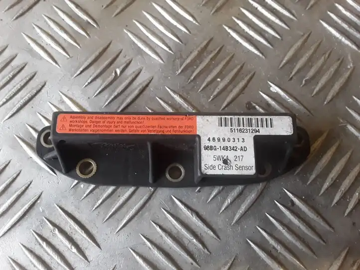 Ford Focus (1998 - 2004) 98BG14B342AD Датчик удара SRS — фото 1