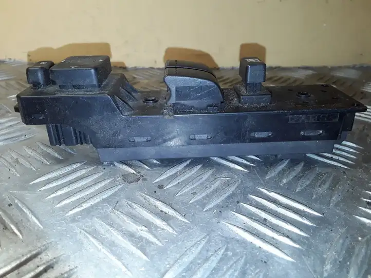Mazda 5 (2005 - 2010) CC5166350A Кнопка стеклоподъемников — фото 3