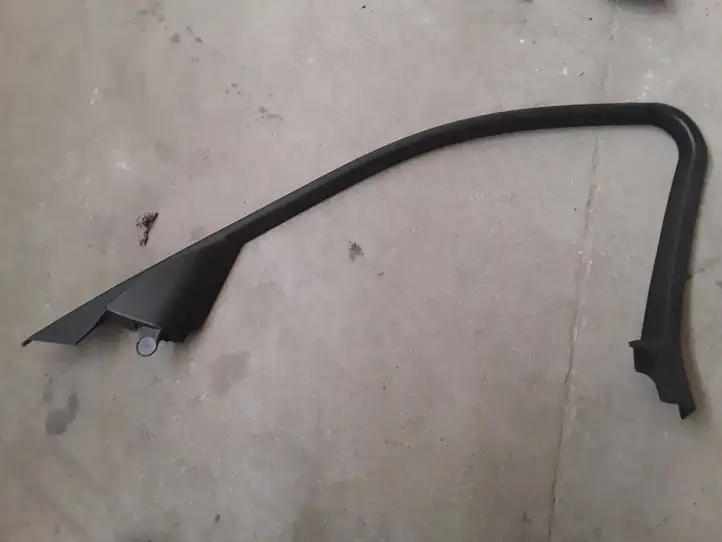 BMW 3 F30 F35 F31 (2012 - 2018) 7259382 Накладка стекла передней двери — фото 1